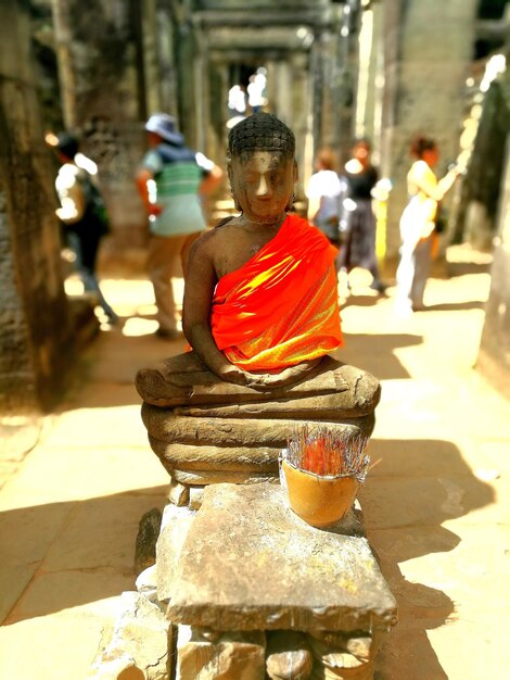 Photo buddha sculpture at historic temple