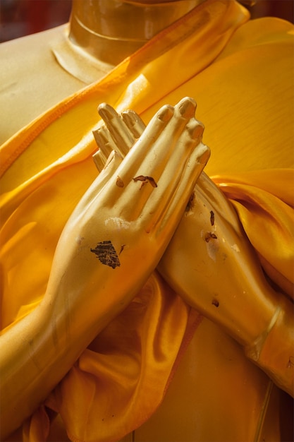 Photo buddha statue hands in vajrapradama mudra