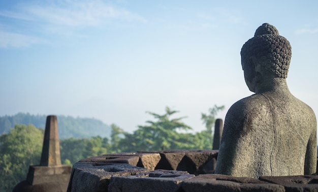 写真 インドネシア、ボロブドゥール寺院の仏像