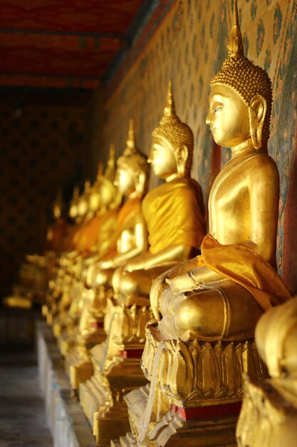 Photo buddha statue in temple