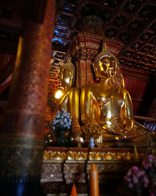 Photo buddha statue in temple