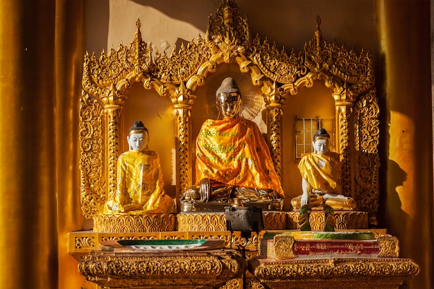 Buddha statues in Shwedagon pagoda
