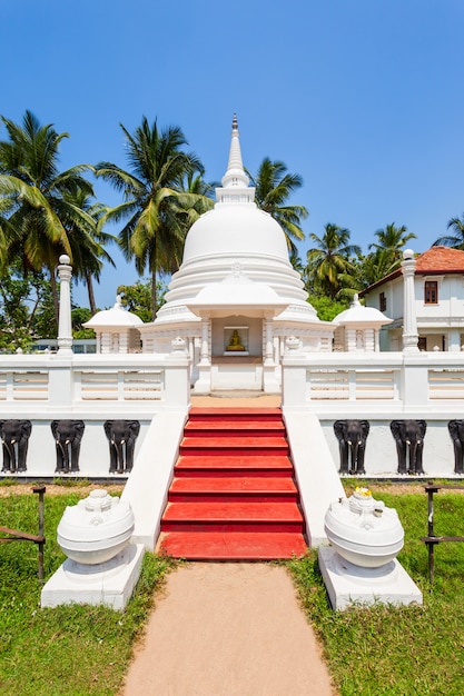 Buddhist Temple in Negombo