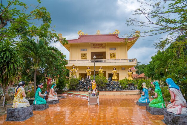 Buddhist Temple in Vietnam Dai Tong Lam Beautiful Architecture presbytery temple Dai Tong Lam