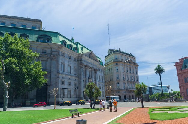 Buenos aires argentinië 27 december 2015 panoramische foto van plaza de mayo plaza de mayo beroemde toeristische plek in de stad buenos aires, argentinië