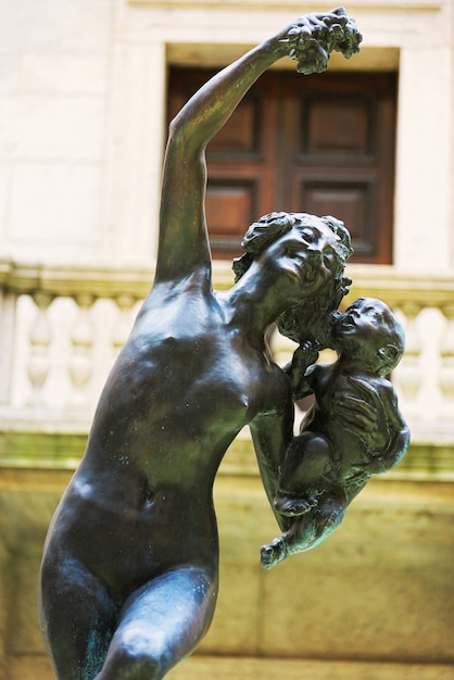 Foto costruzione della statua della biblioteca pubblica della città di boston