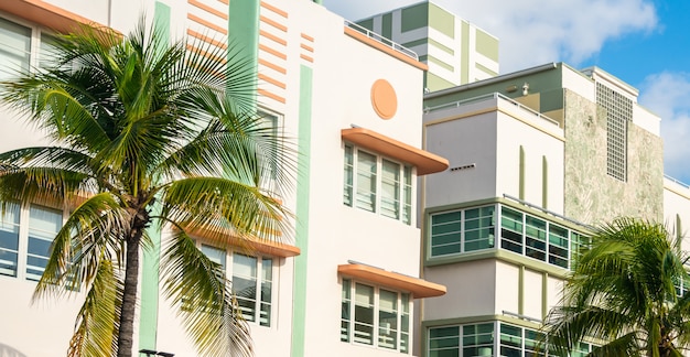 Photo building in the  district in south beach, miami