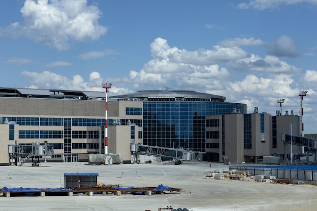 Building and reconstruction of a modern airport