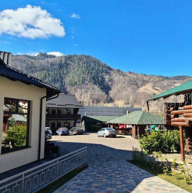 Photo a building with a sign that says'i'm not a mountain '