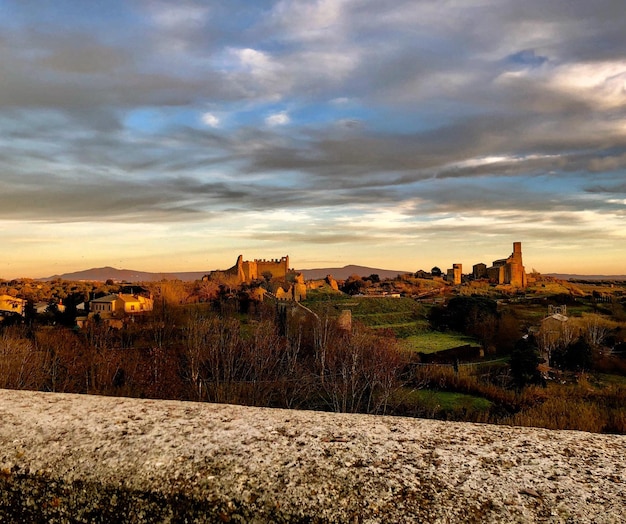 Photo buildings against sky during sunset tuscania medieval city medieval architecture medoeval europe