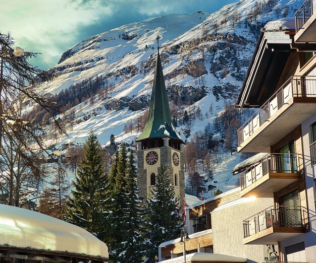 Foto edifici contro il cielo durante l'inverno