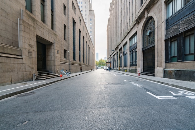 写真 中国上海の外undの建物と高速道路