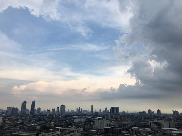 Photo buildings in city against sky