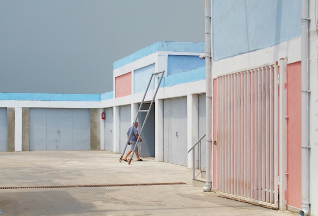 Photo built structure against clear sky