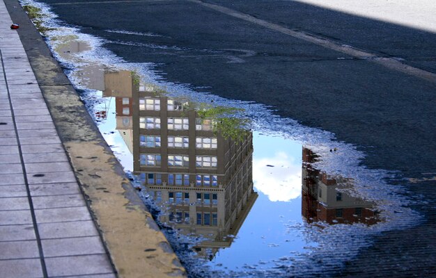 写真 水中の建造物