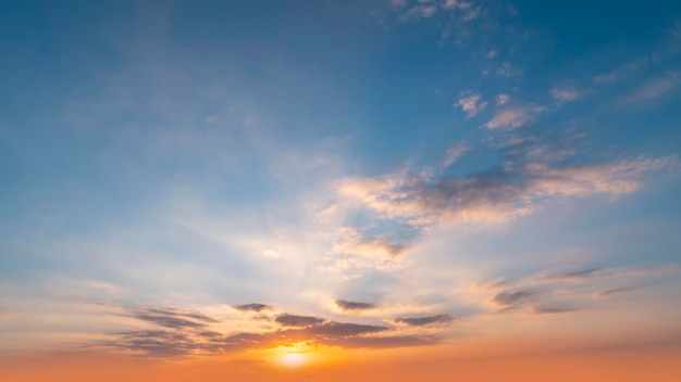 Buiten hemel zonsondergang wolken landschap