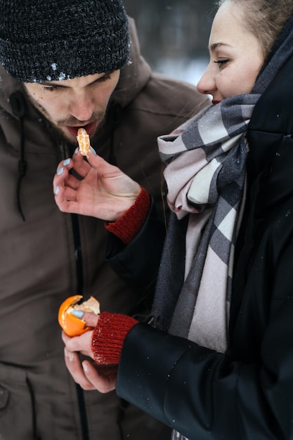 Buiten Valentijnsdag date-ideeën voor koppels winter liefdesverhaal koude seizoen dating voor koppels