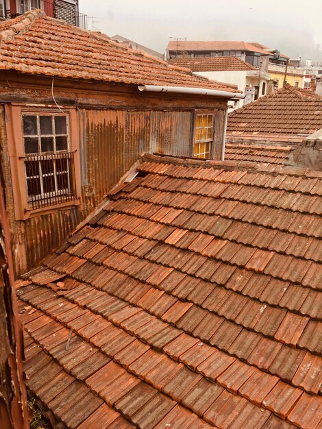 Foto buitenkant van een oud gebouw in de stad tegen de lucht