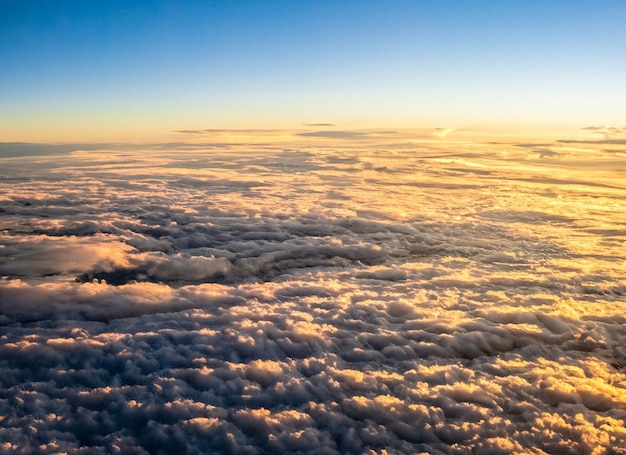 青い空と白い雲