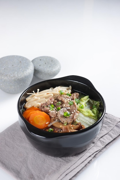 Bulgogi Jeongol or Yaetnal Bulgogi is Korean traditional stew with beef in Ttukbaegi.