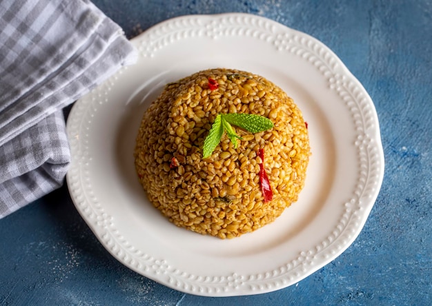 Foto bulgur pilaf met siyez tarwe en groenten