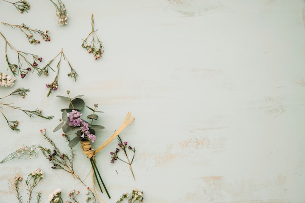 Photo bunch of dried flowers