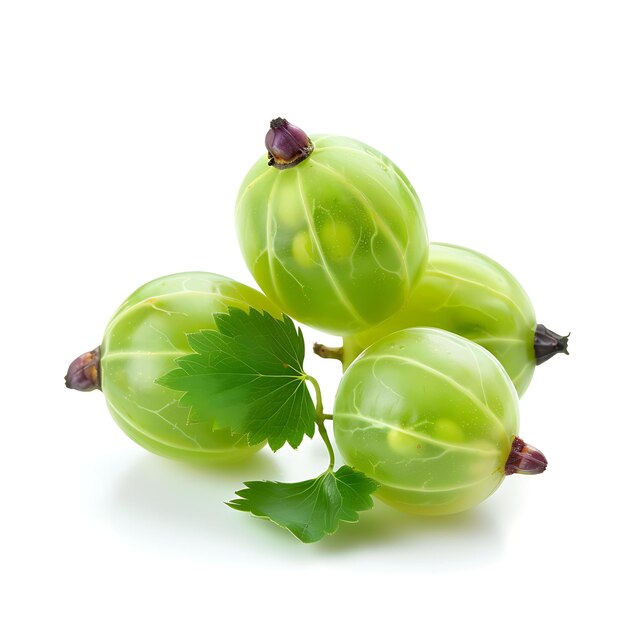 Photo a bunch of green grapes with leaves on a white background