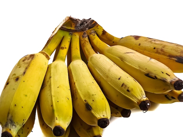 아주 맛있고 달콤한 오래되고 너무 익은 Nam Wah Banana의 무리