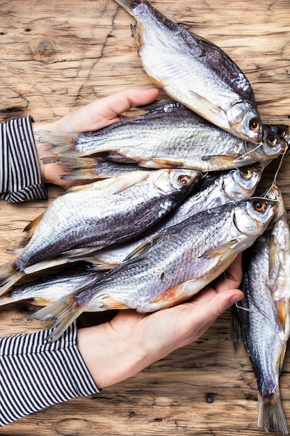 塩漬け魚の束