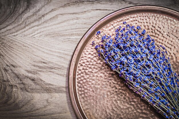 Bundel gedroogde lavendel