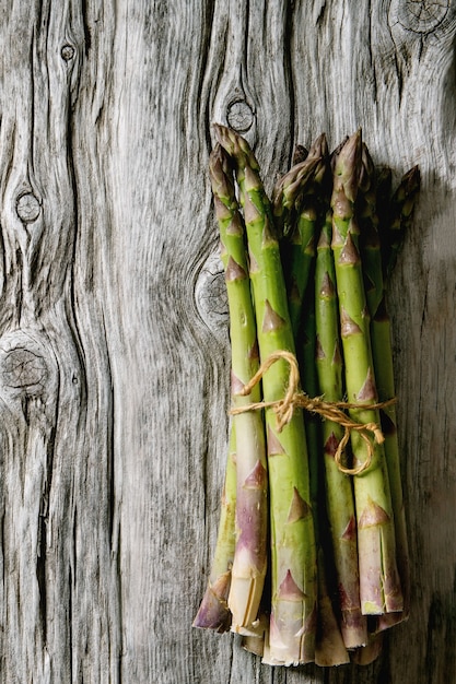 Bundel van groene asperges