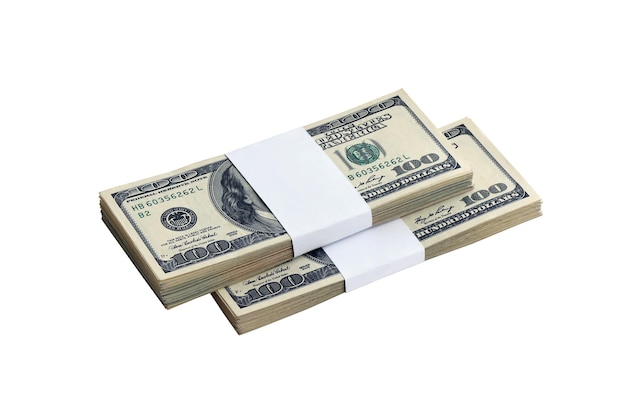 完全な白い背景に高解像度のアメリカのお金の白いパックで分離された米ドル紙幣の束