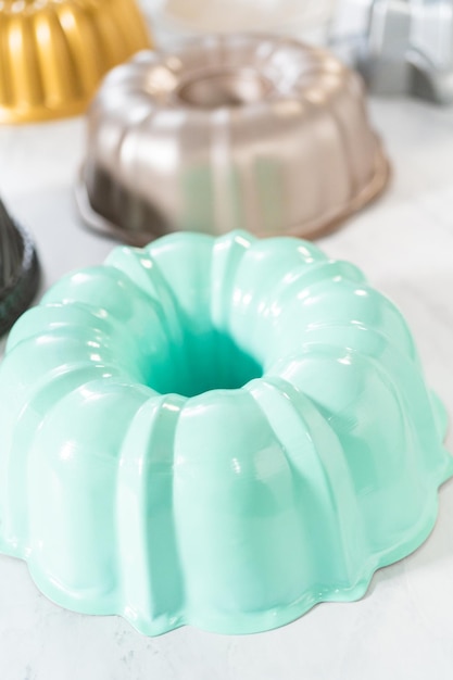 Фото Инструменты и оборудование для bundt cake