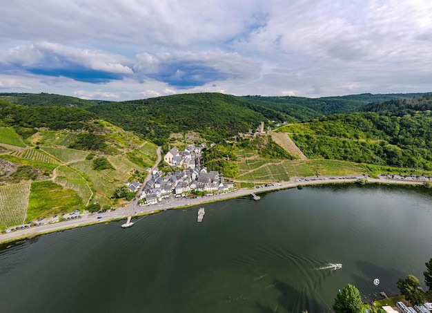 Burg Metternich in de stad Beilstein aan de Moezel Moezel Rijnland-Palts Duitsland