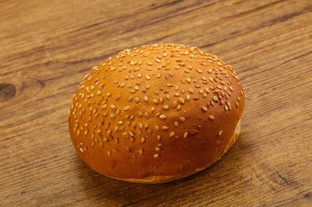 Photo burger bun with sesame seeds