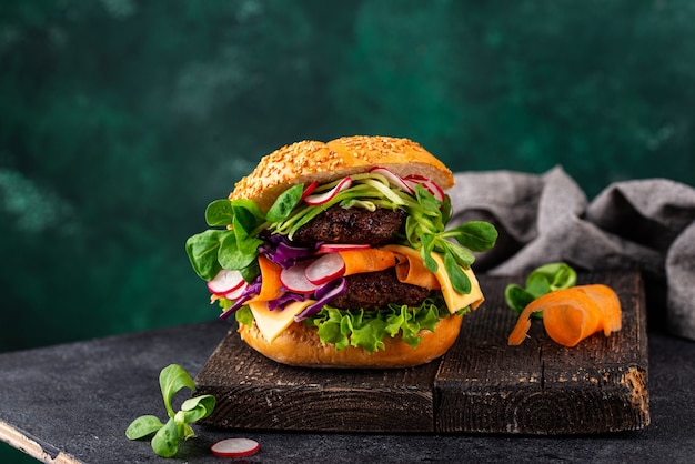 Foto burger met groenten en plantaardige kotelet