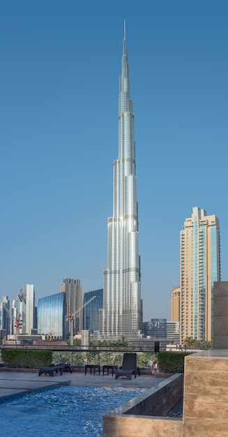 Burj Khalifa onder andere wolkenkrabbers van Dubai, verticaal panorama