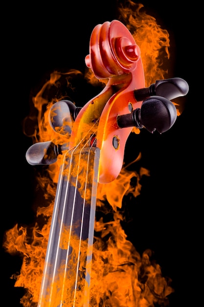 Foto violino in fiamme