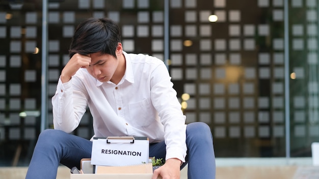 Affari cambio di lavoro, disoccupazione, dimissioni.