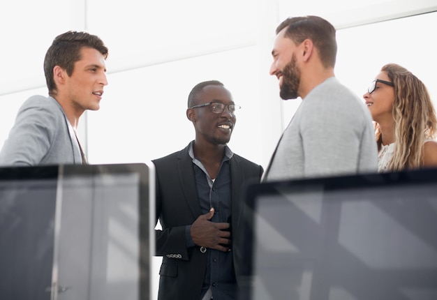 Photo business colleagues talking during a working breakphoto with copy space