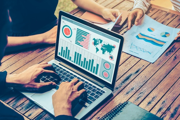 Business data dashboard analysis by ingenious computer software