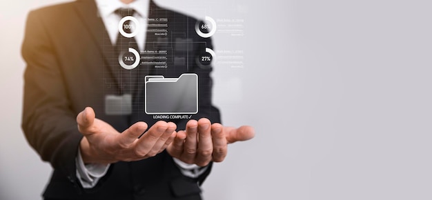 비즈니스 개발자는 혁신을 보여주는 가상 현대 컴퓨터에서 보드 프레임워크를 사용하여 민첩한 소프트웨어 개발 린 프로젝트 관리 도구 개념을 빠르게 변경합니다. 문서 관리 시스템 DMS