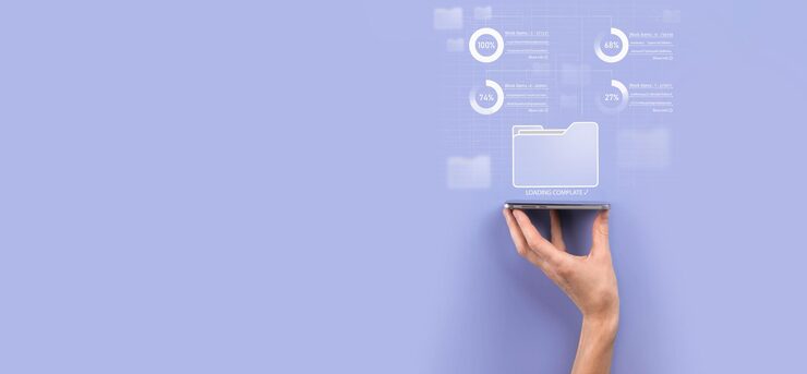 Photo 비즈니스 개발자는 혁신을 보여주는 가상 현대 컴퓨터에서 보드 프레임워크를 사용하여 민첩한 소프트웨어 개발 린 프로젝트 관리 도구 개념을 빠르게 변경합니다. 문서 관리 시스템 dms