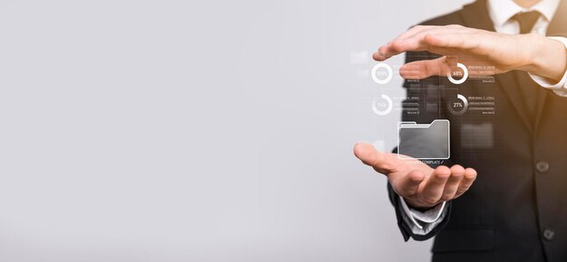 革新を示す仮想の現代のコンピューターでボードフレームワークを使用するビジネス開発者の手アジャイルソフトウェア開発無駄のないプロジェクト管理ツールの迅速な変更conceptDocumentManagement System DMS