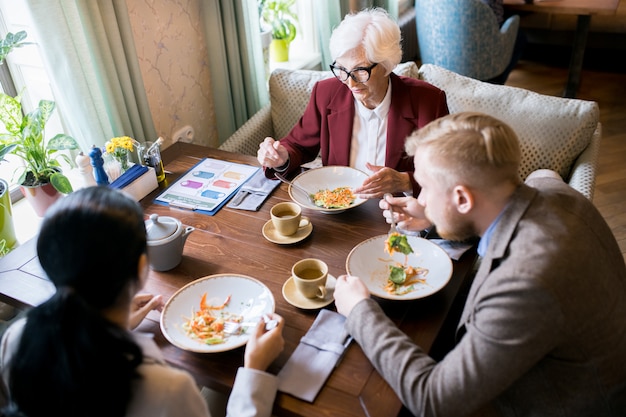 Business meeting at the restaurant