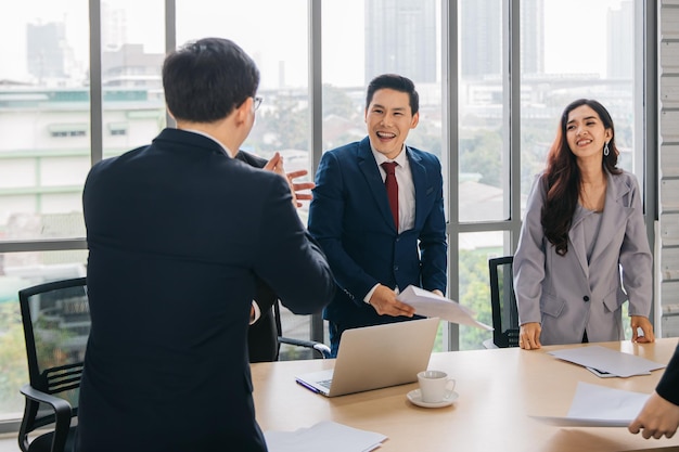 사진 비즈니스 네트워크 개념입니다. 기업인의 그룹입니다. 팀워크. 인적 자원.