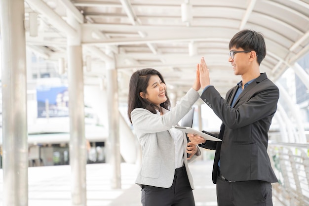 사진 야외 부엉이 성공을 만난 후 비즈니스 사람들