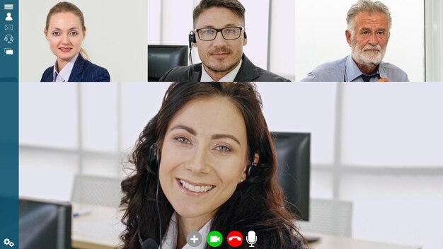 Riunione di gruppo di uomini d'affari in videoconferenza