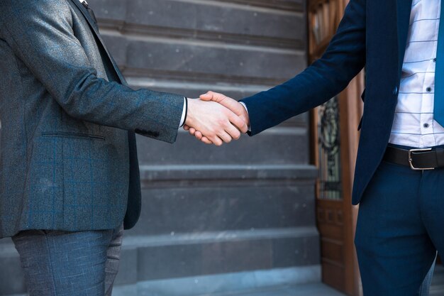 Premium Photo | Business people shaking hand