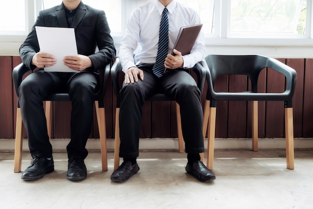 Persone d'affari in attesa di colloquio di lavoro